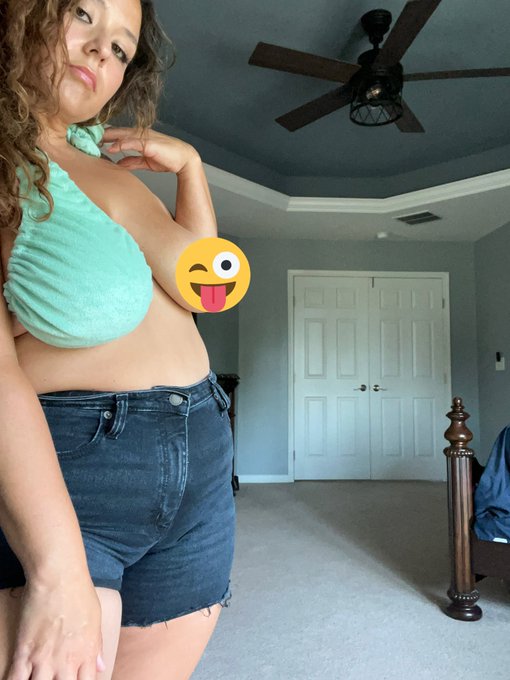 Watch cherr bearr's leaked NSFW photo on TwXstars