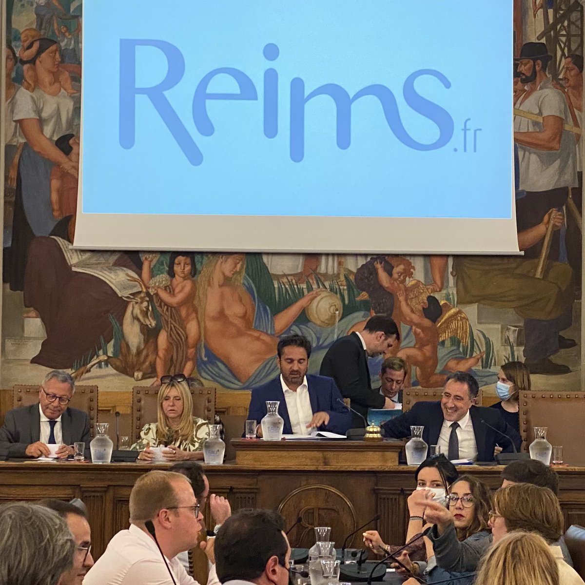 xavieralbertini's tweet photo. Beaucoup d’émotion ce soir au Conseil municipal de @VilledeReims où, pour exercer mon mandat de député de la #circo5101 de la #Marne j’ai démissionné de mon poste de 2ème adjoint à la sécurité, l’événementiel, les élections et les cultes @VilledeReims @ArnaudRobinet #merci https://t.co/xwYf6ZlnCm