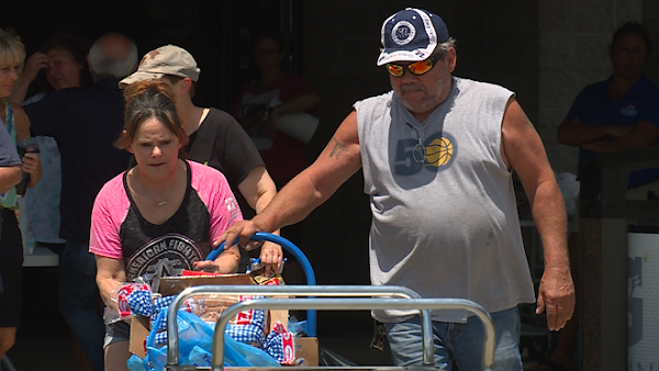 ToddDykesWLWT's tweet photo. Next at 5 & 6 on #WLWT: I'm back in Goshen with a focus on assistance available for families impacted by last week's EF2 tornado. #tornado #StormVictims #ThankfulNobodyLostTheirLife https://t.co/RenHOMnLXX