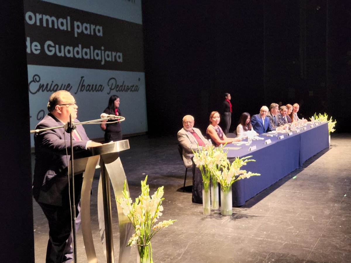 SNTE47Jalisco's tweet photo. Acto Académico de la Escuela Normal Para Educadoras de Guadalajara, Generación 2018-2022 en el Palacio de Cultura y los Congresos, Presente El Secretario General de la Sección 47 del SNTE, Mtro. Arnoldo Rubio Cárdenas
#SNTE47
#ENEG https://t.co/xcki2Kcwrc