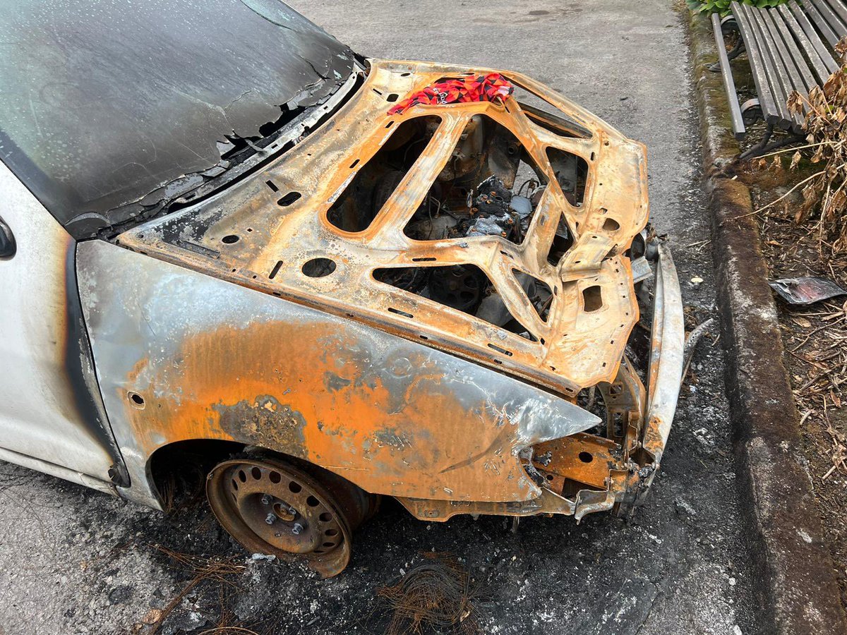 <a href="/dmontanes/">eldiariomontanes.es</a> <a href="/cyrcantabria/">Controles Y Radares</a> <a href="/RADARCANTABRIA/">RADAR CANTABRIA</a> Éste es el coche que se quemó el mes pasado y que es el que ha empezado a arder en este incendio.