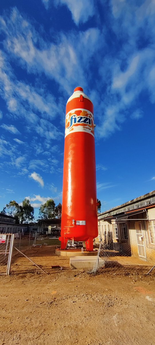 CaliGrph's tweet photo. We must dare, dare again & keep on daring.
This @probrandszim commissioned carbon container turned to a Fizzi orange bottle drink approximately 17 to 20m tall is our biggest & largest project to date.
#WeareCaligraph
#wecolor
#wecreate
#muralart
#brandidentity https://t.co/koxoOO5v9k