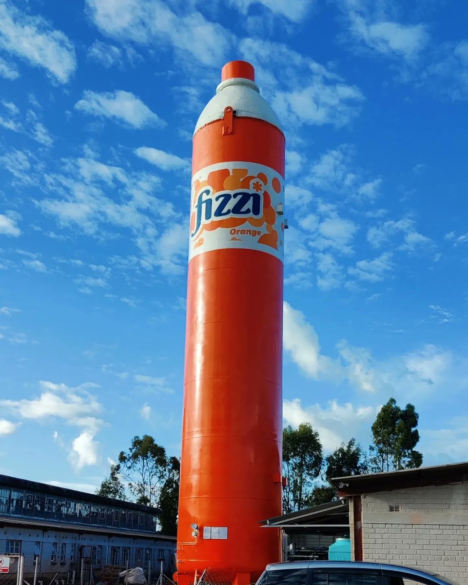 CaliGrph's tweet photo. We must dare, dare again & keep on daring.
This @probrandszim commissioned carbon container turned to a Fizzi orange bottle drink approximately 17 to 20m tall is our biggest & largest project to date.
#WeareCaligraph
#wecolor
#wecreate
#muralart
#brandidentity https://t.co/koxoOO5v9k