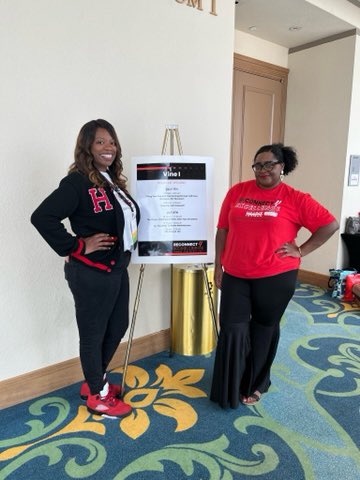 phylicia_f's tweet photo. I had the most amazing experience at the @HAABSE3 conference. Thanks to the PD committee for selecting me to present. I am still so thankful for all the love and positive feedback from attendees. I’m looking forward to getting involved with HAABSE. #HAABSEreconnect https://t.co/6h2bK0tejP