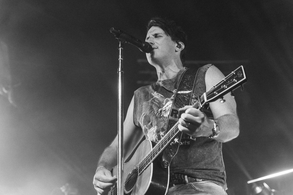 Take your best guess at what song I’m singing 🤔