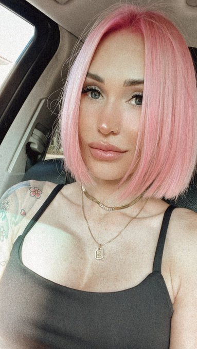 Fresh hair🌸 #pinkhair #pinkaesthetics #haircolor #beauty https://t.co/x2vSsDwob0<a href="/tag/pinkhair"class="tags">#pinkhair</a><a href="/tag/pinkaesthetics"class="tags">#pinkaesthetics</a><a href="/tag/haircolor"class="tags">#haircolor</a><a href="/tag/beauty"class="tags"><span>#beauty</span></a>