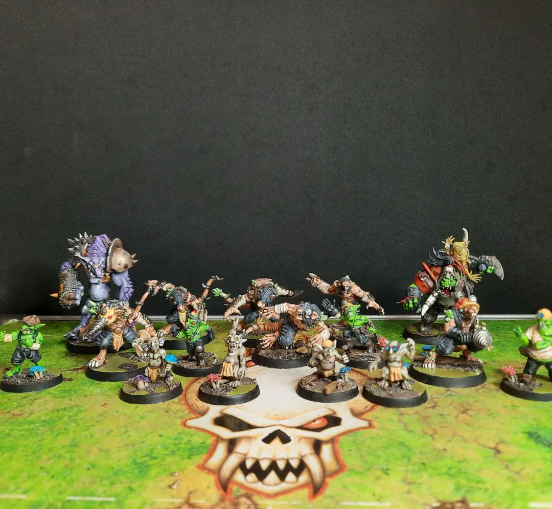 Equipo terminado!! Este año llevaré a la <a href="/bilbali/">Bilbali Cup</a> este equipo de underworld que espero me dé todos los buenos resultados que puede tener un manco como yo. Qué ganas!! #bloodbowl