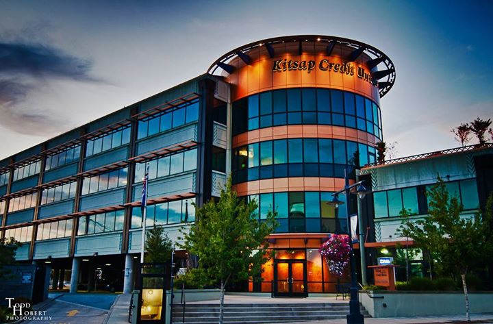 BremertonEvents's tweet photo. THIS WEEK: GreenDrinks is back on the rooftop of Kitsap Credit Union! - https://t.co/oxtWlyV17L https://t.co/5MNQjzVF0J