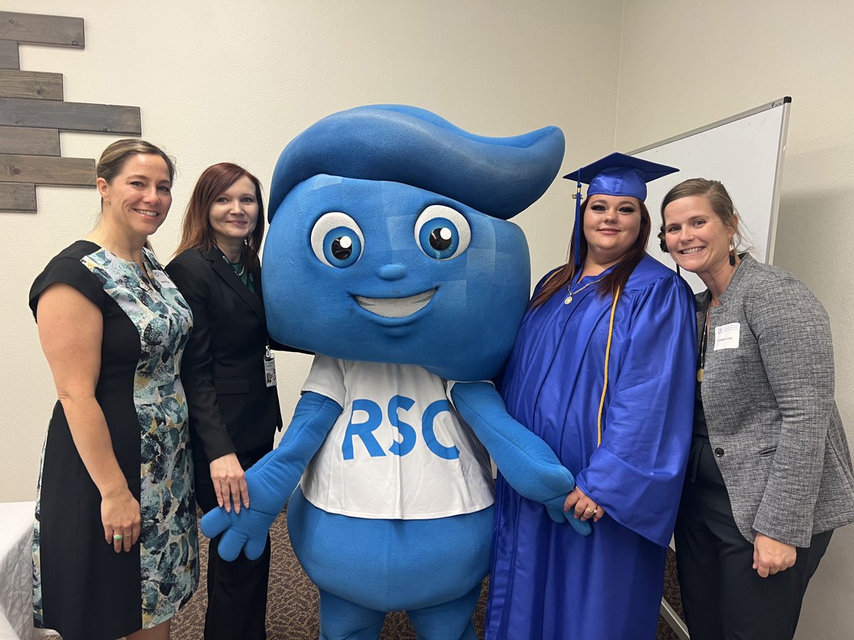 RioSaladoOnline's tweet photo. More than 100 members of Rio Salado’s High School Equivalency Class of 2022 gathered in June to mark an accomplishment many sought for years. 
https://t.co/ImSMmz2JHi
@GEDTesting  @mcccd @Tempegov 
#GED #MoveAheadWithAdultEd #RioGrad https://t.co/6T9X8wRrEu