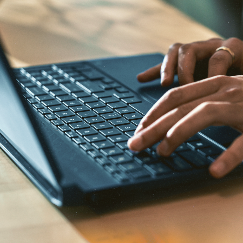 AlexChoHP's tweet photo. Great review of the @HP Victus 15 laptop from @LordsGamingNet ! With clear attention to design, a vibrant display, and excellent gaming performance, this laptop is well suited for the at-home #gamer.