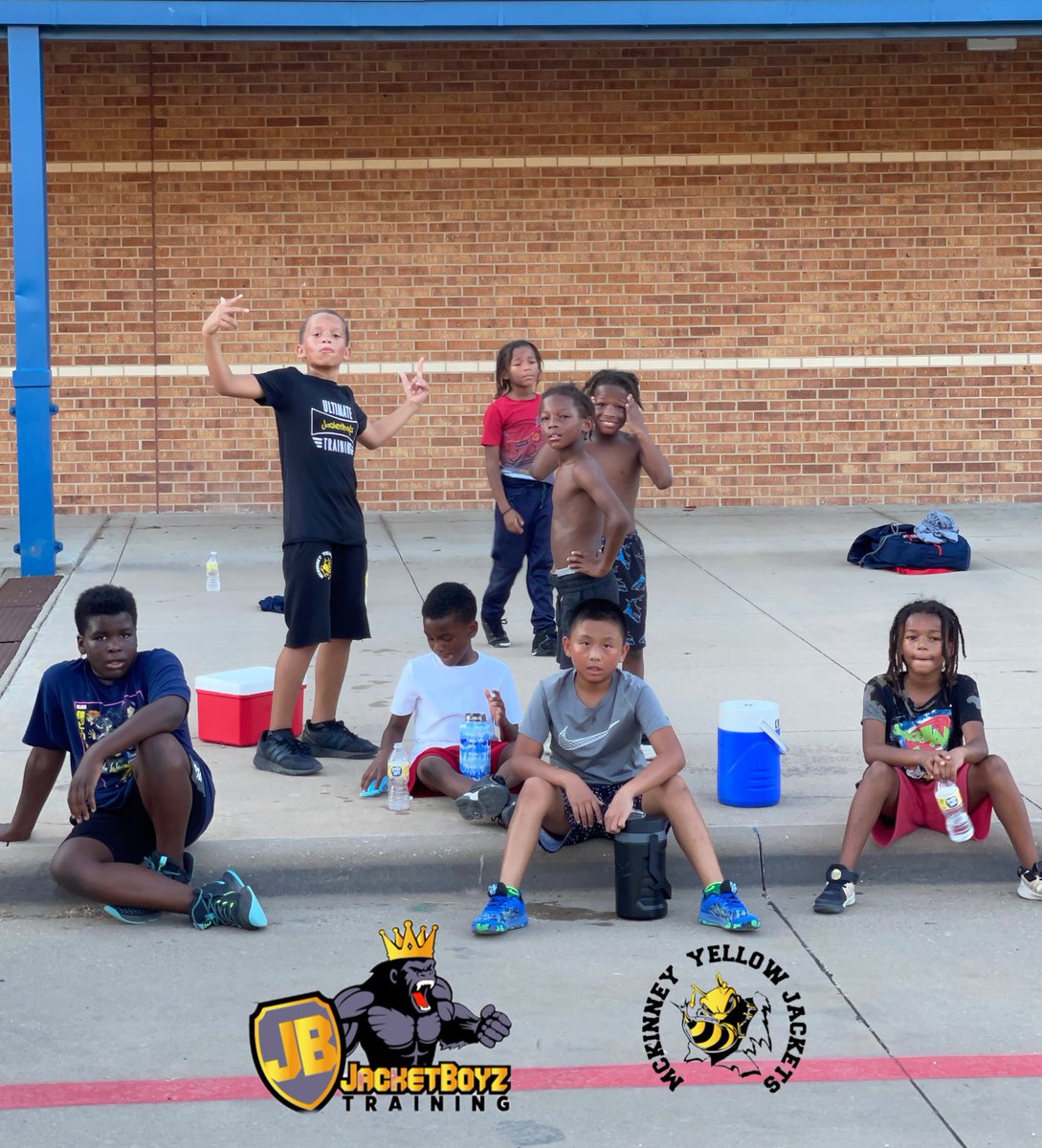 HEARTOFMCKINNEY's tweet photo. Work Hard + Play Harder βΌοΈ
#Work #Grind #Youth #Mckinneyyellowjackets #jacketboyz4life https://t.co/qywb3z67oJ