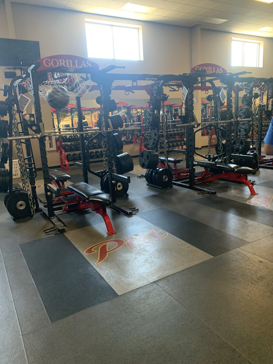 CarsonTucker1's tweet photo. Had a great time @pittstate! Thanks to @CadinGusty for bringing me out for a tour of the campus #gorillas https://t.co/zdlbc5PTRy