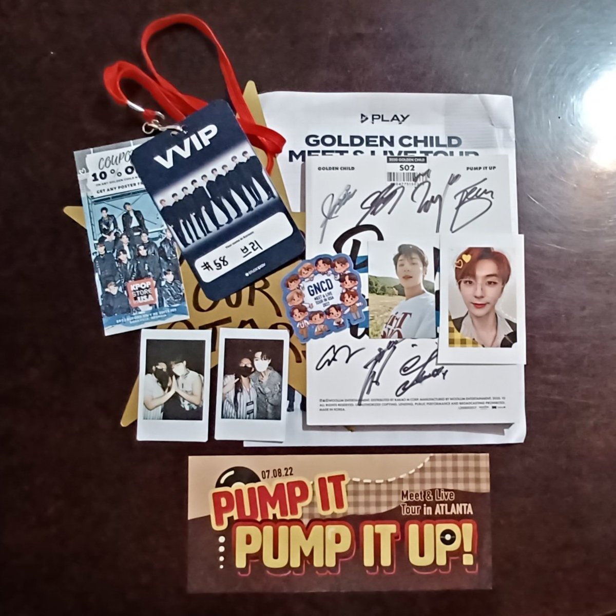 itsyoojun's tweet image. guys i wanted to come on here to cry and say i still can't believe i met golcha and that i also got to meet up &amp;amp; hang out w 2 of my online friends of like 3 yrs+ 😭🥺🥺 it all seems so unreal