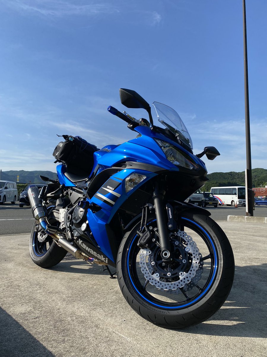 おはようございます😊
毎日蒸し暑い日が続いてますね💦
汗かきなので、こまめにスポーツドリンクで水分補給をしてますが、早くカラッとした気候になってほしい今日この頃です✨
今日も一日よろしくお願いします‼️