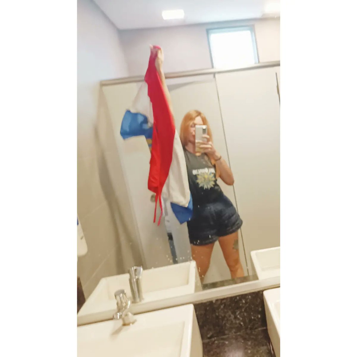 kelin_malmen's tweet photo. Si, ya tengo conmigo MI trapo de Oro de vuelta!😭😍
Así como les pedí de Corazón que me ayuden a difundir de corazón también les doy Gracias por ayudarme a recuperar... https://t.co/obrY9vpMb8