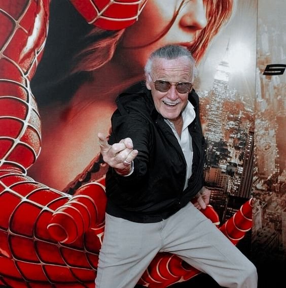 RT @mcucomfort: stan lee at the premiere of spider-man https://t.co/wsolJIRS1t