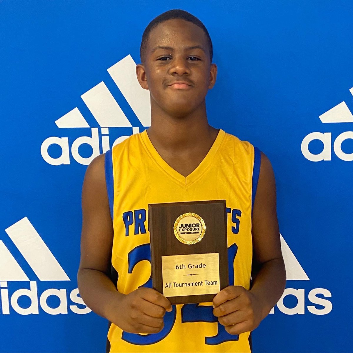Jr3SSB's tweet photo. Congratulations to your Class of 2028 All Tourney Team 🎉
Chauncey Word | Bankshot (MD)
Xzavier Miller | VA Prospects
Jaden Martinez | @realprojectex
Jaylen Allen | Bankshot Academy (MD)
Dawson Farmer | @CKYVISION
#JrNATL /// #JrExposure https://t.co/CLcCOLCbJs