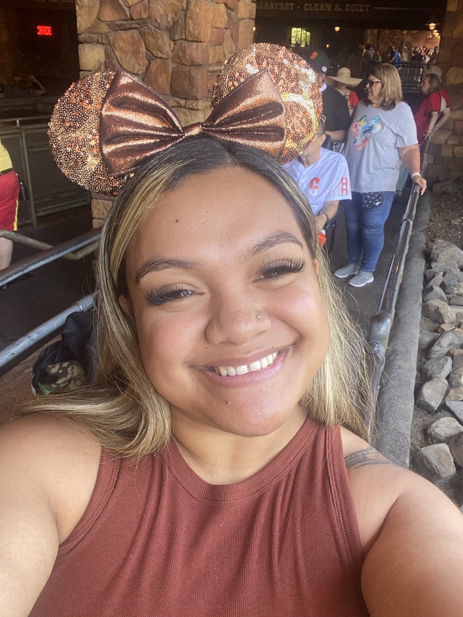 brixsua's tweet photo. 3 days at Disney! Take me back 🤧 https://t.co/hQewsaNMnH