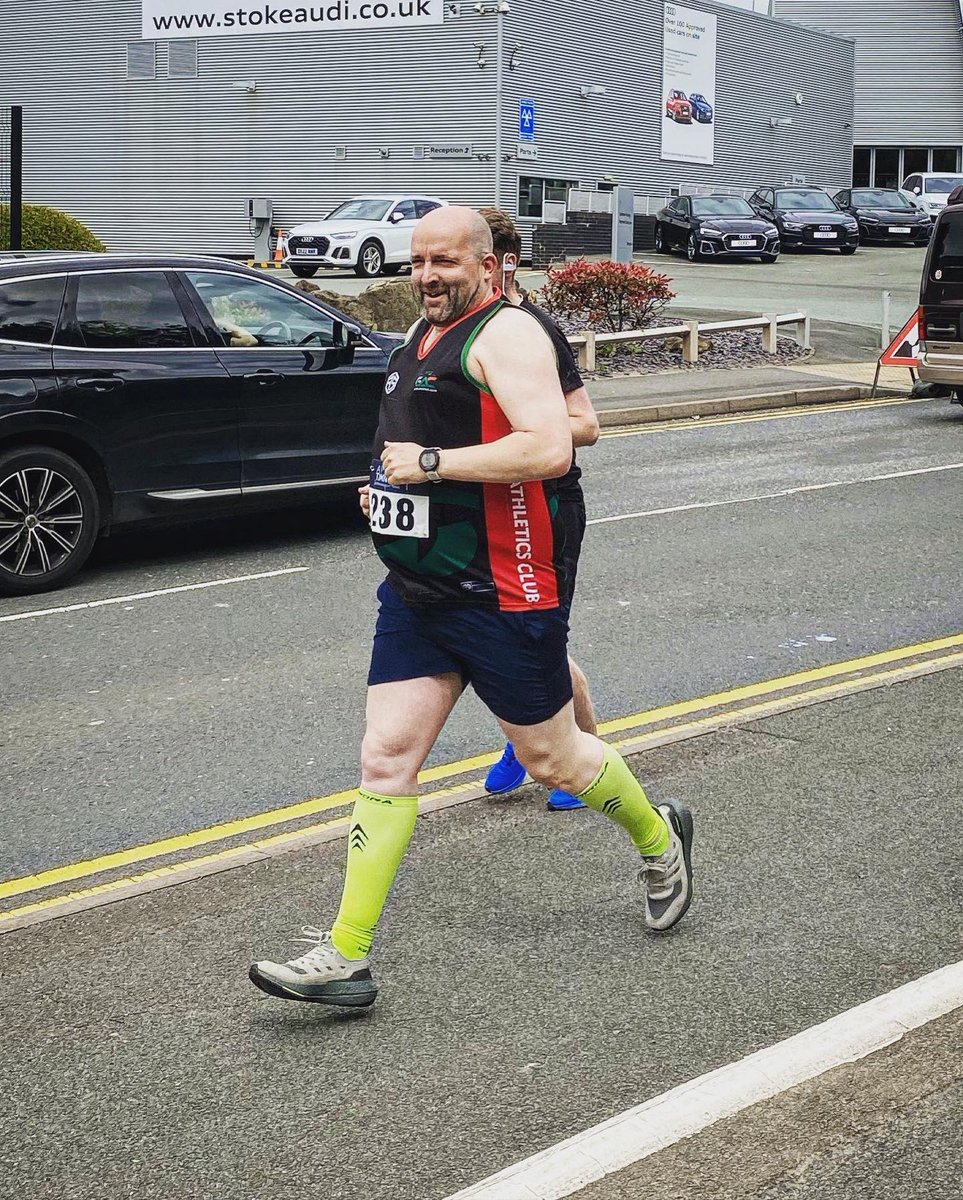 GatorAC1's tweet photo. Few shots of Rich, Dean &amp; Graham at the Stoke-On-Trent Festival of Running   Last weekend #Teamgator #GatorRunning #SOTFOR 📸🐊 https://t.co/3OkVzQlFqA