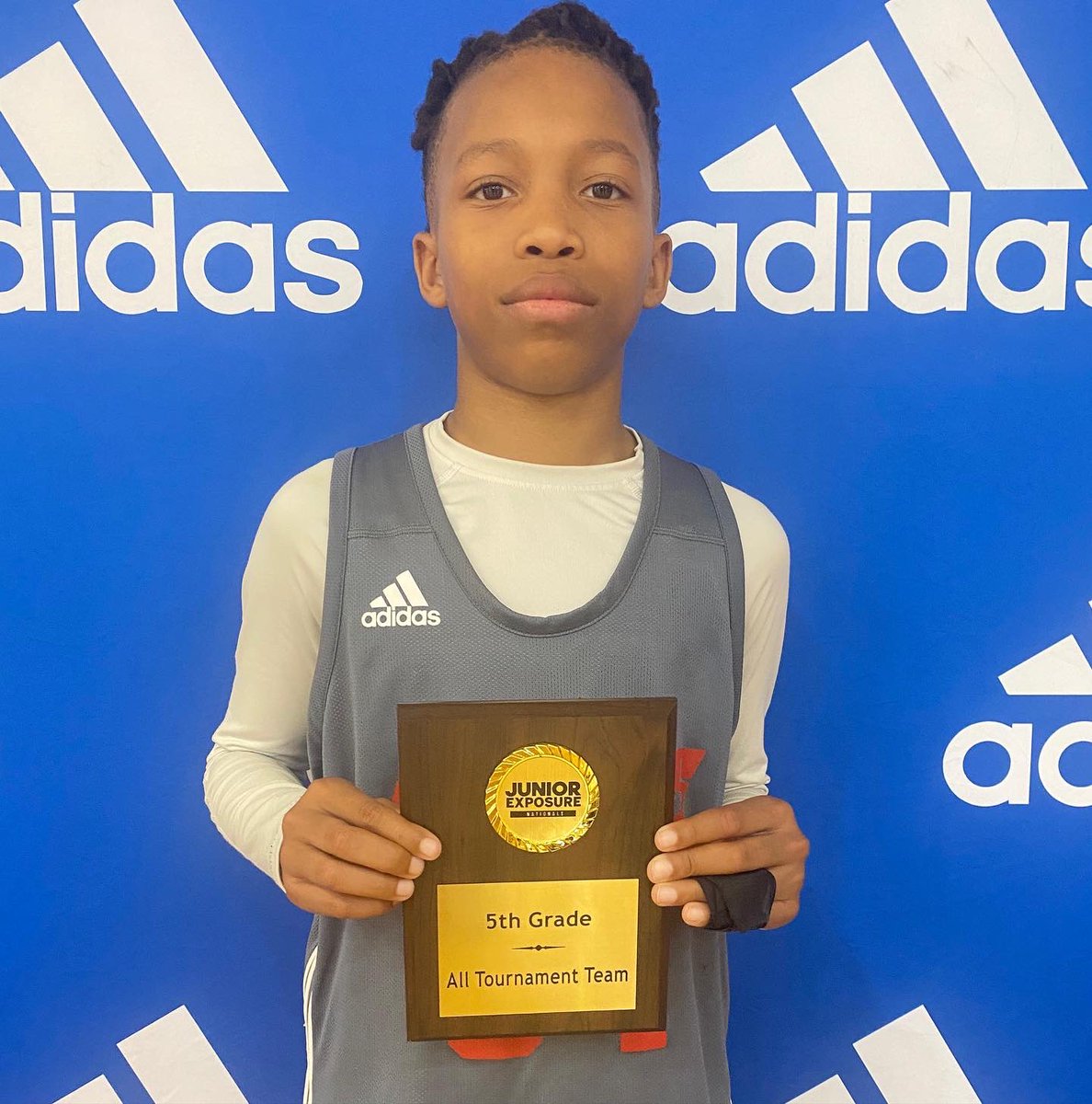 Jr3SSB's tweet photo. Congratulations to your Class of 2029 All Tourney Team 🎉
Kymani Smith | @AE5Basketball
Daejon Morgan | @GRCELITE
Desmond Grant | @upwardsports
Evan Coffing | @AE5Basketball
Deuce Grayson | @teamhunchobball
#JrNATL /// #JrExposure https://t.co/RjwSHO6RCJ