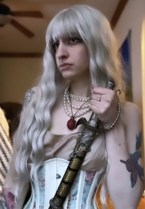 Bringing back some Griffith from the hen I was in a better place 💕💖💓 https://t.co/HJ4r1SjY9T
