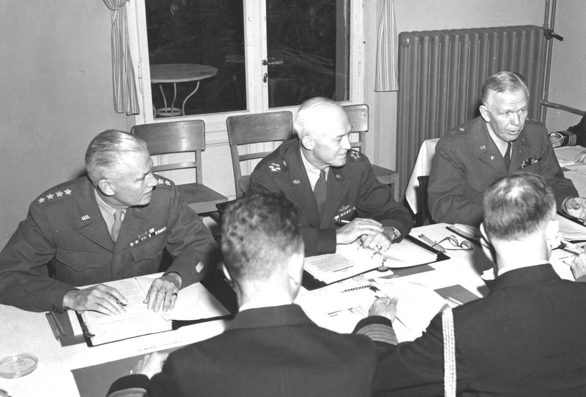 MelissasLibrary's tweet photo. "Where's Marshall today?"
At the Potsdam Conference in Germany, July 1945, with Gen. "Hap" Arnold, center, and a 4-star general, left, that I don't recognize.
Anyone? Anyone? Bueller?
#WheresMarshall
#MarshallFoundationLibrary https://t.co/IPGkOG6jBz