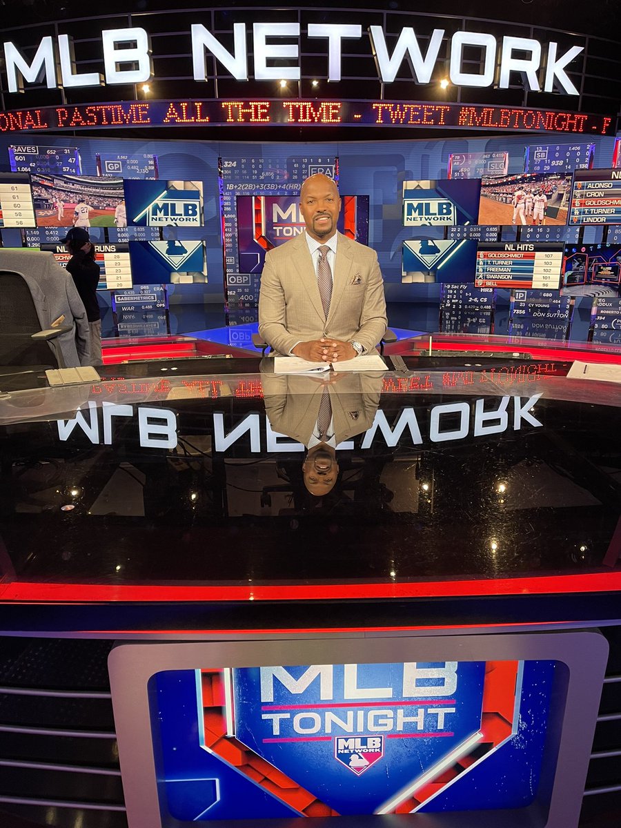 Boporter16Bo's tweet photo. Back in the studio and ready to breakdown all things @MLB on @MLBNetwork. Tune in to MLB Tonight at 6:00 PM EST.
#MLB #mlbnetwork #BoPorter https://t.co/eKH2REjjQL