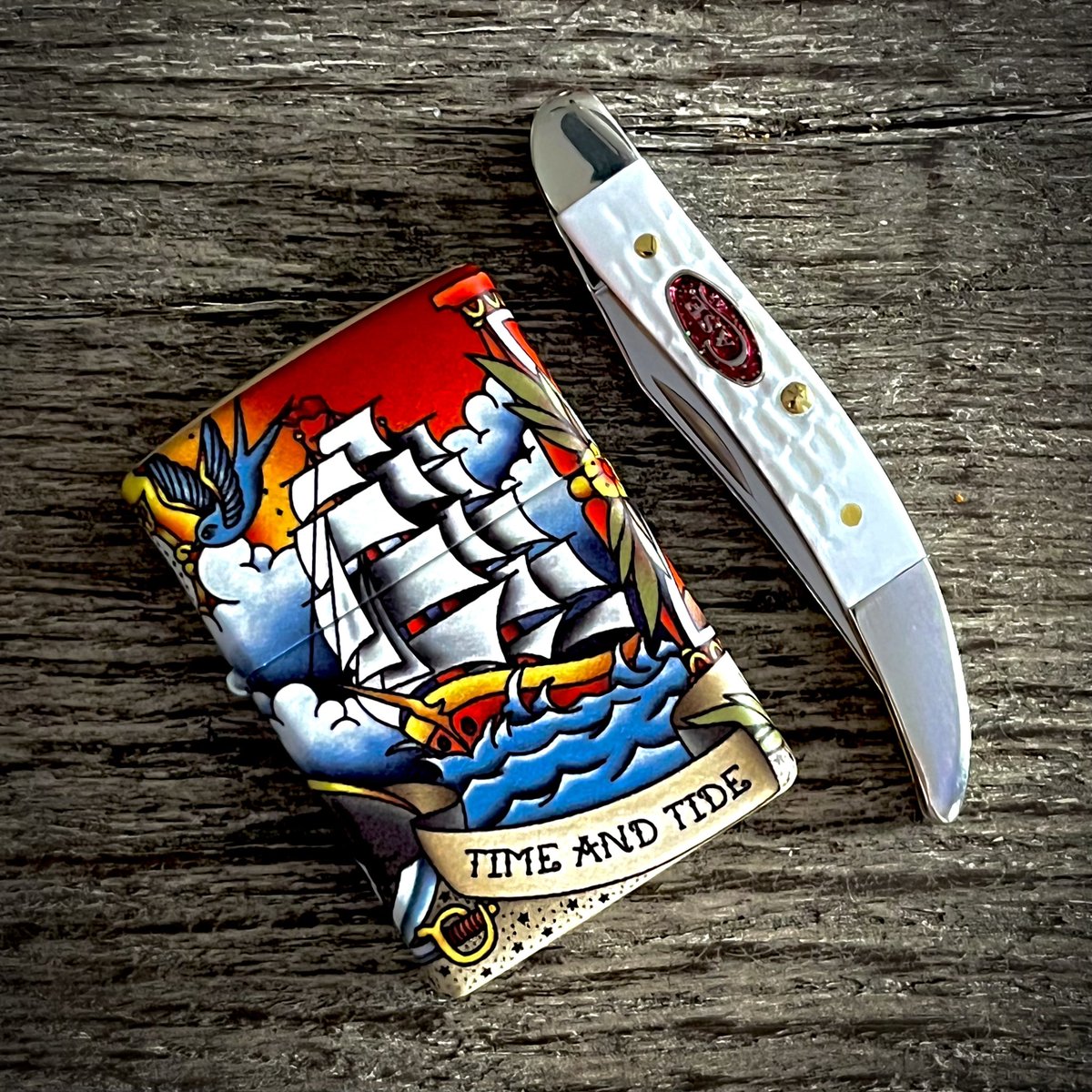 BladeGrunt's tweet photo. •Case mini Texas Toothpick 🇺🇸
•Zippo Lighter 🇺🇸
#madeinusa #wrcase #caseknives #slipjoint #edc #everydaycarry #photography #zippo #pocketknife https://t.co/mEOe9DgFgL