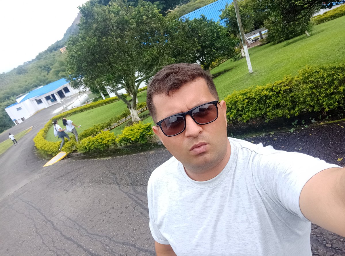 Erinzøn Centanarø tweet media