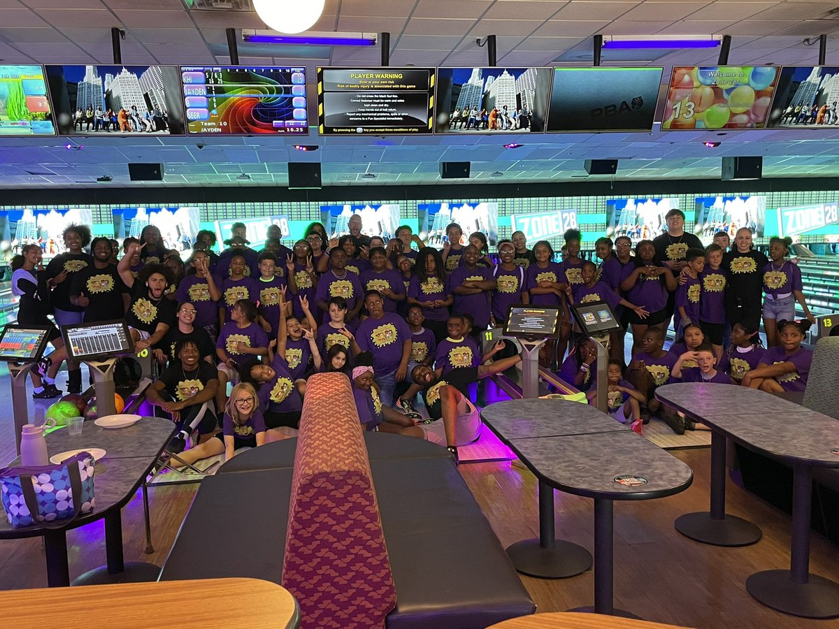 BestoftheBatch's tweet image. Today we took all of Camp Batch, Girl Talk and Project C.H.U.C.K. Skills Campers to @Zone28Complex for an eventful day🚌

They had the opportunity to bowl 🎳 play arcade games🕹 Laser Tag 🔫  mingle with friends 👏 and to top it off, lots of smiles and fun 🤩 

#CampBatch #Summer