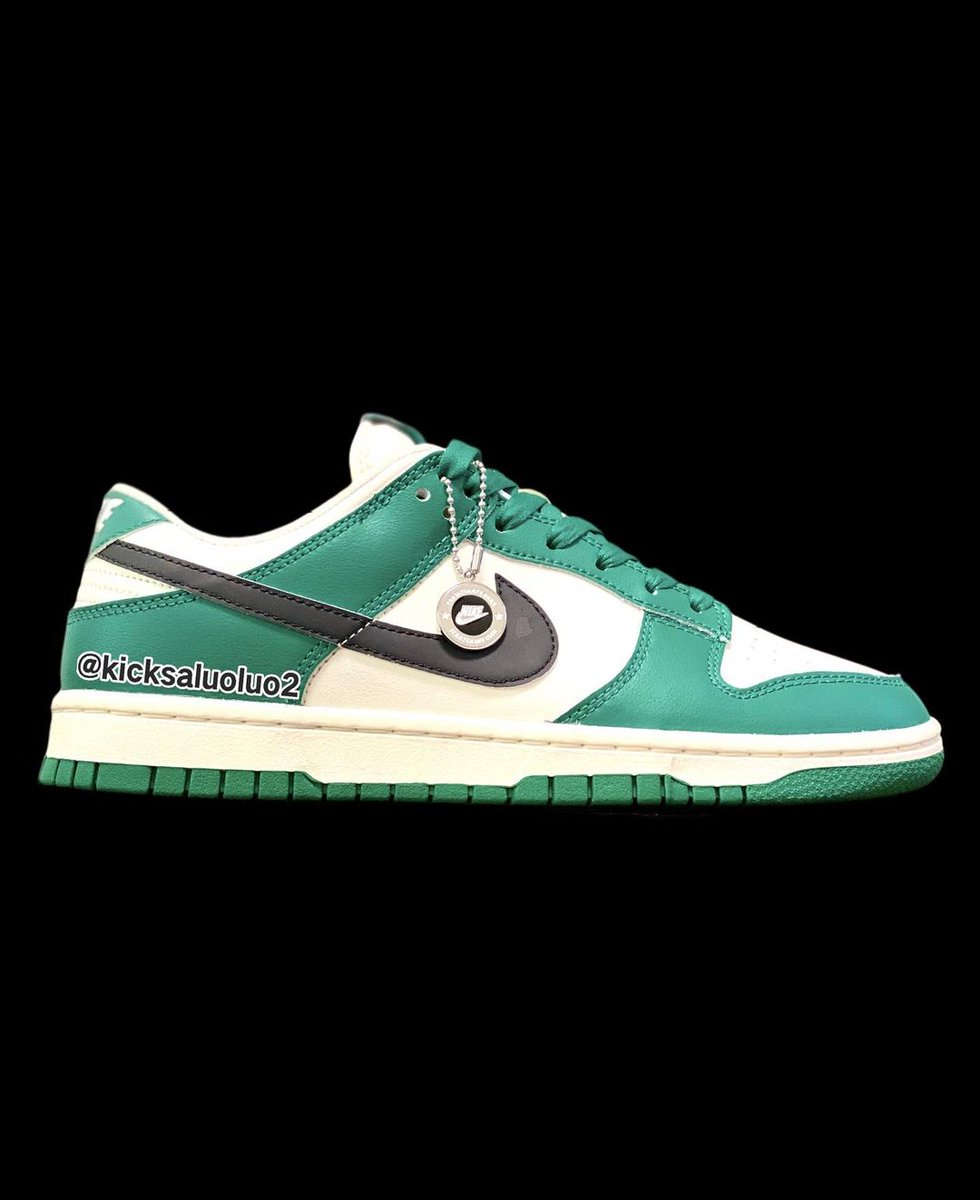 JustFreshKicks's tweet image. Nike Dunk Low “Lottery” comes with scratch-off swooshes 🎰 bit.ly/3asZWHg