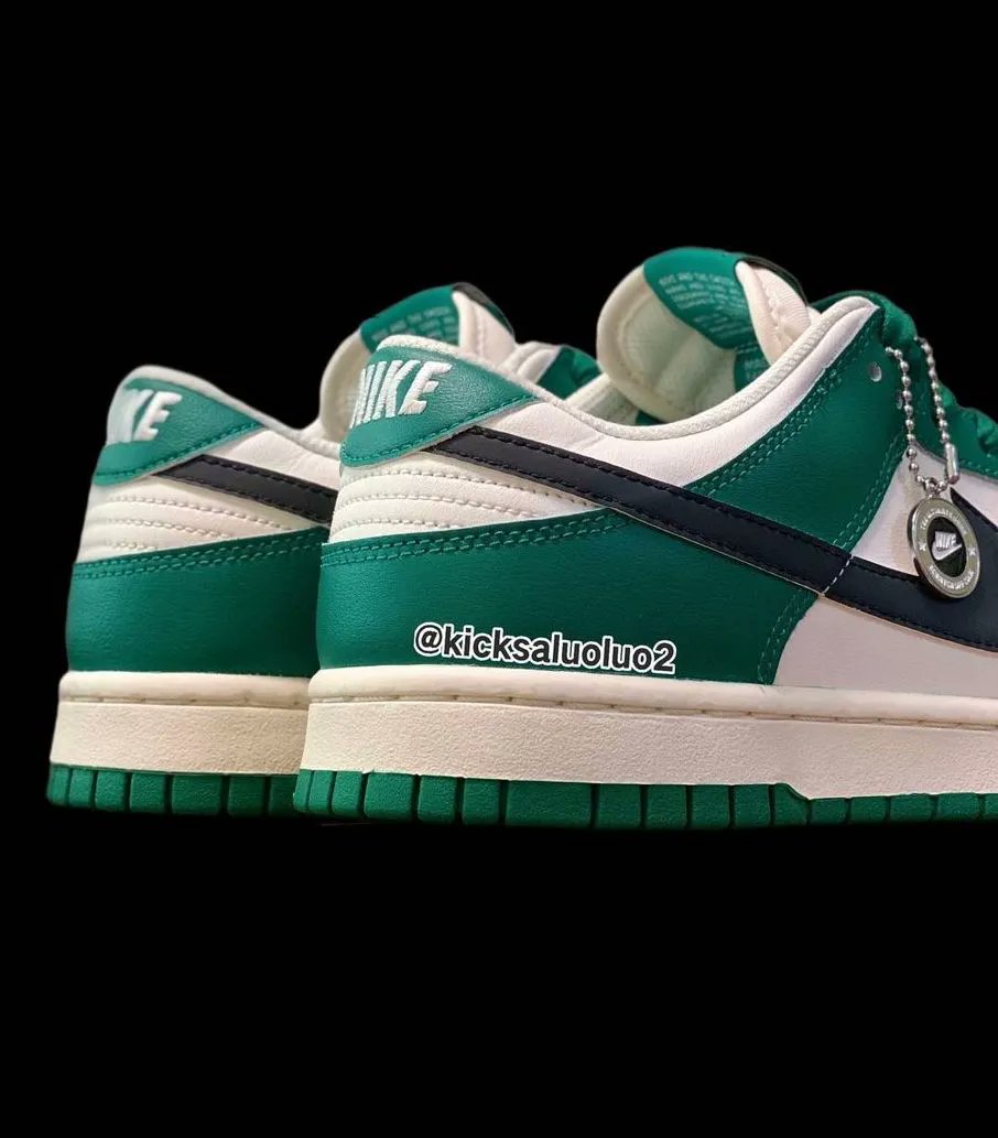 JustFreshKicks's tweet image. Nike Dunk Low “Lottery” comes with scratch-off swooshes 🎰 bit.ly/3asZWHg