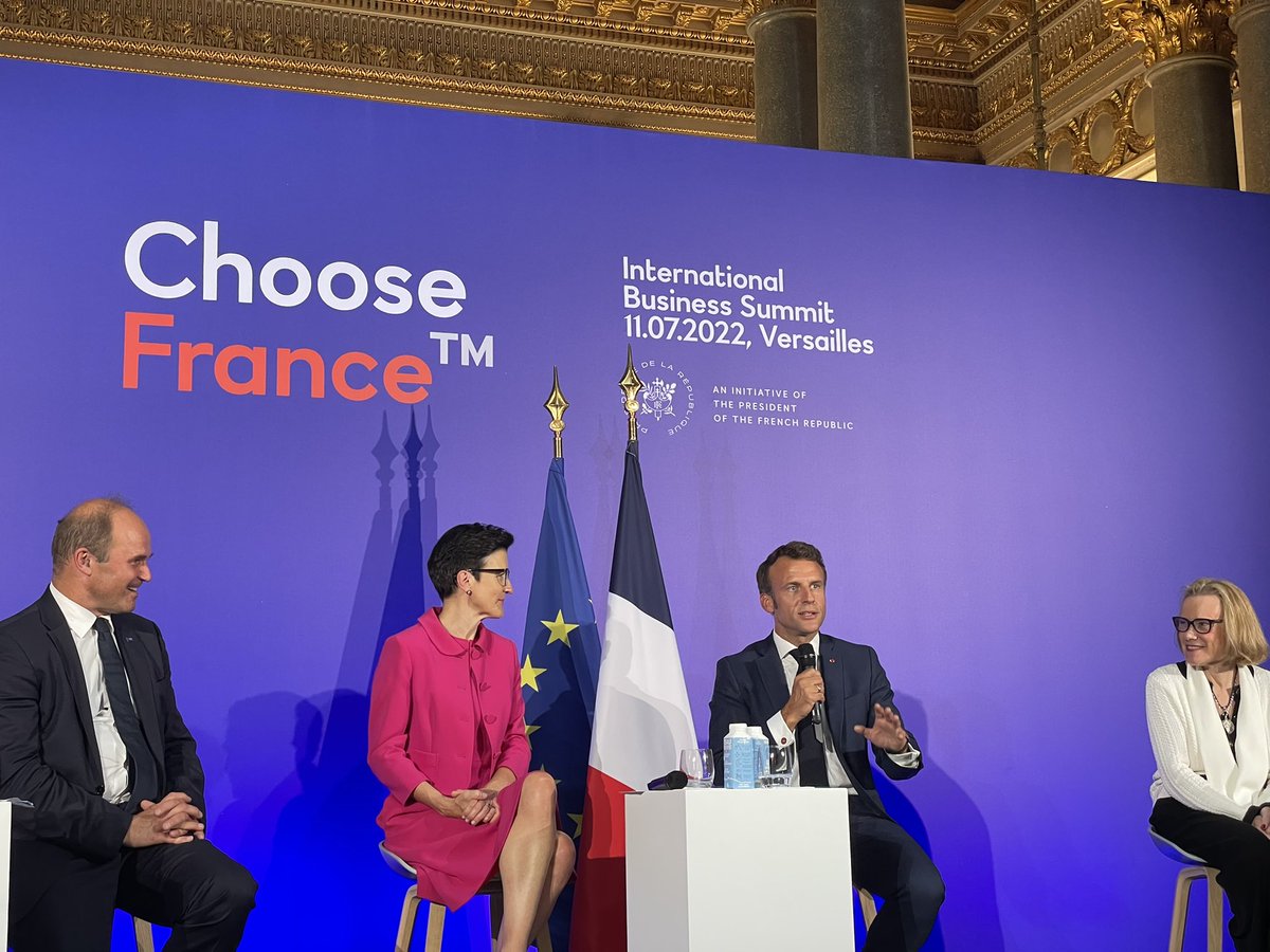 Ce soir lors de la clôture du sommet #ChooseFrance <a href="/EmmanuelMacron/">Emmanuel Macron</a> à rappelé combien l’attractivité de la France lui tenait à cœur. Parce qu’elle est un ingrédient clef de nos succès passés à venir. 6,7 Md€ de nouveau investissements, 4000 emplois, 2022 est un record. #industrie
