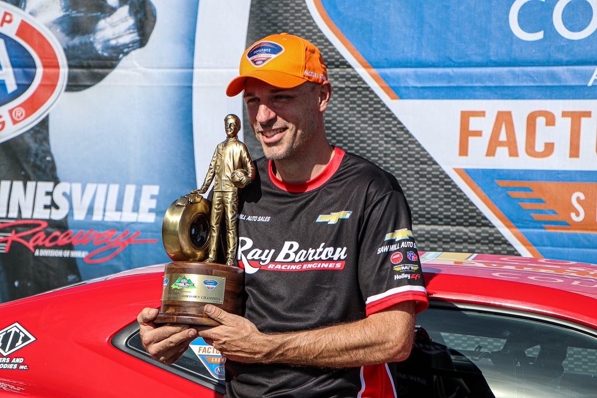 VP_Racing_Fuels's tweet photo. Congrats David Barton @bartonracingengines on the recent @nhra Factory Stock Shootout win at @bristoldragway running @vpracingfuels Pro Grade Engine Oil! 🏆

📸 @srdrivenmedia 🙌

 #VPRacing #RacingFuel #EngineOil #ProGrade #NHRA #DragRacing #Bristol #FactoryStock #Chevy #Camaro https://t.co/sv63jRR2AW
