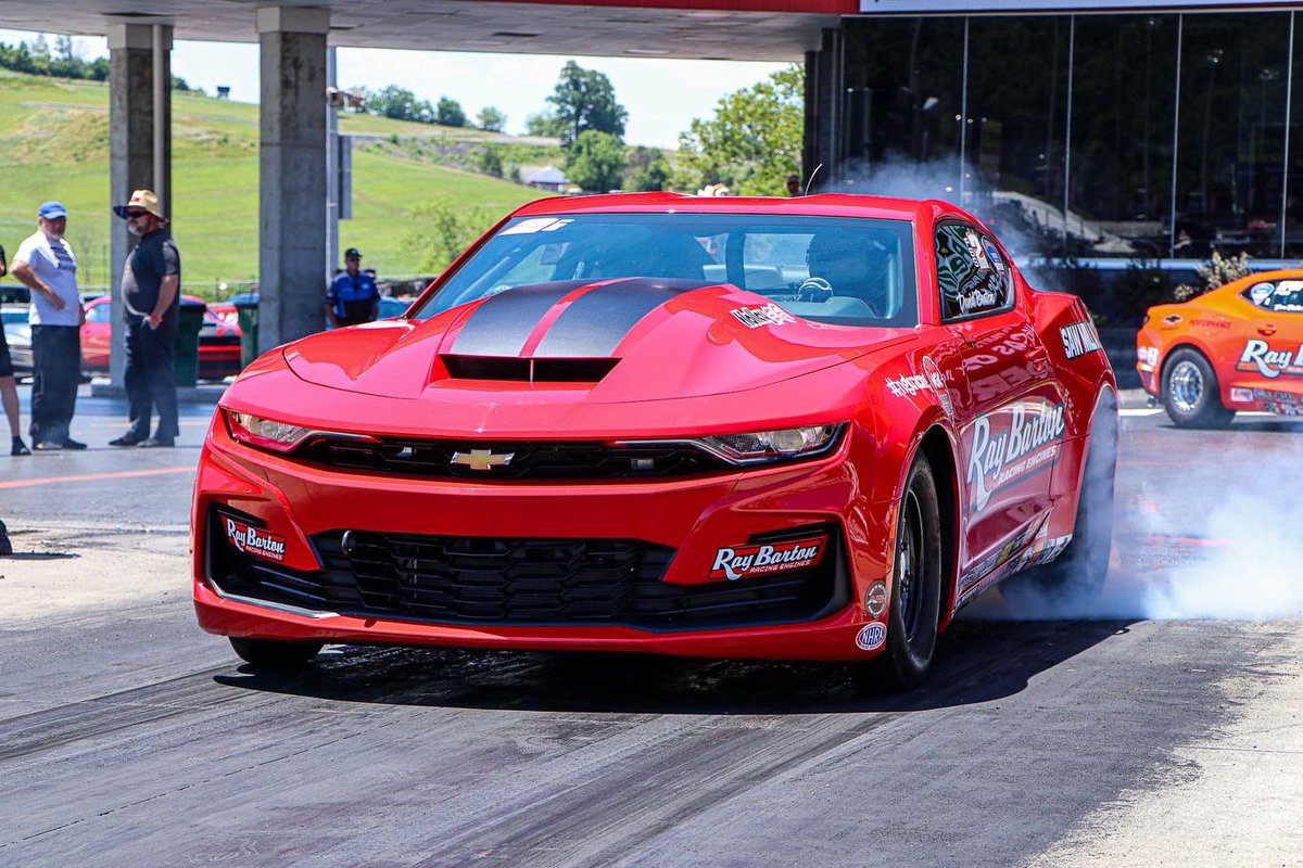 VP_Racing_Fuels's tweet photo. Congrats David Barton @bartonracingengines on the recent @nhra Factory Stock Shootout win at @bristoldragway running @vpracingfuels Pro Grade Engine Oil! 🏆

📸 @srdrivenmedia 🙌

 #VPRacing #RacingFuel #EngineOil #ProGrade #NHRA #DragRacing #Bristol #FactoryStock #Chevy #Camaro https://t.co/sv63jRR2AW