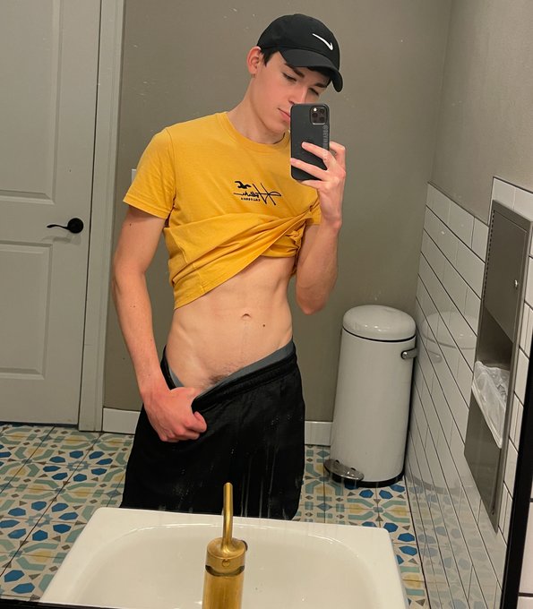 I'll show you mine if you show me yours https://t.co/7xDTS8eY2s<a href="/tag/nationalunderwearday"class="tags"><span>#nationalunderwearday</span></a>