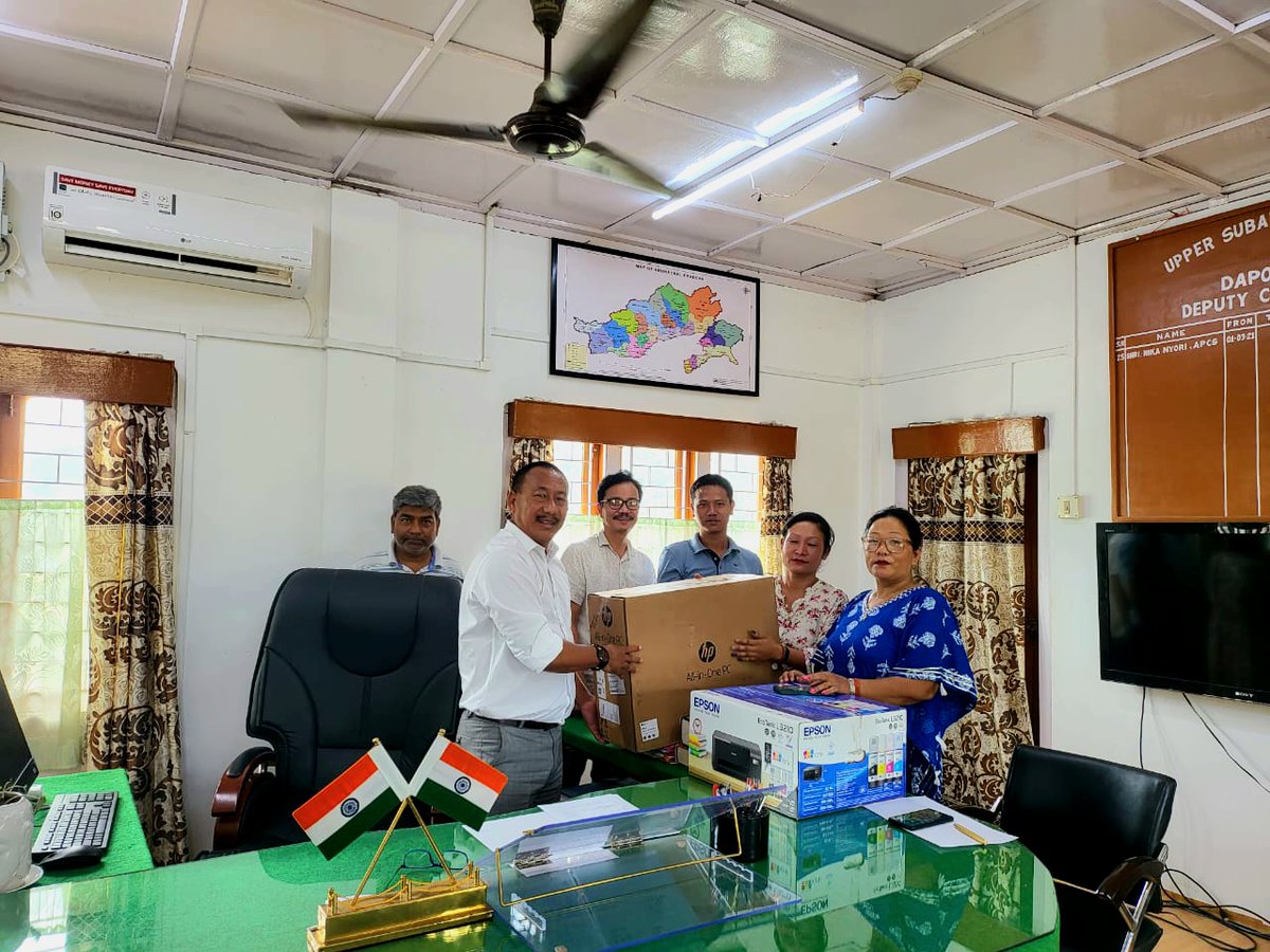 dc_upper's tweet photo. DC Upper Subansiri @Mika Nyori handed over a full set of desktop computer to MECHI Marde Annv(SHF)as a token of appreciation and expressed his gratitude for their actively involving in social work activities at village level and doing excellent work for the uplifting of society. https://t.co/mVkoiRuToa