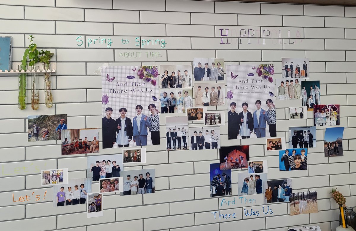 aanshim_'s tweet photo. #And_Then_There_Was_Hoppipolla
#나란히_서서_걸어갈_우리의_노래 
호피폴라 3주년 축하해❤❤❤❤
꽃도 너무 이쁘고😭😭 https://t.co/lbdLl9xKi9