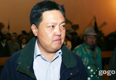 Бидэнд улс шиг Наадамлах, Чингис Хаанаа шүтэх эрхийг эр зориг гарган байж 33 жилийн тэртээ авчирсан  <a href="/elbegdorj/">ELBEGDORJ Tsakhia Mongol</a> <a href="/E_BatUul/">Эрдэнийн Бат-Үүл</a> <a href="/Enkhsaikhan_PM/">Мэндсайхан ЭНХСАЙХАН</a> нартаа баярлалаа. Та бүхэн сайхан наадаарай ! Та нарын гаргасан эр зориг дээр өнөөдөр ч Монголчуудын эрх чөлөө эдэлж байна.