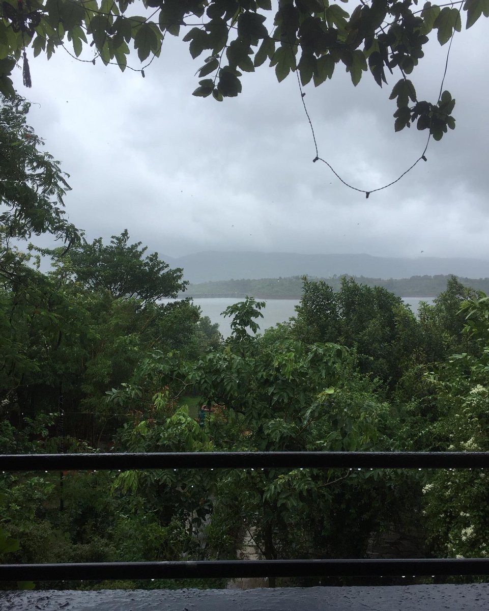 Mumbaiguru's tweet image. #monsoongetaways Native Place Kamshet.. go.. this renowned #paraglidinginstitute #FlyNirvana has a delightful Homestay. Our family FAV ..
#lovestotravel
#mumbaifoodie
#experienceseeker
#foodblogger 
#travelblogger 
#coupletravel
#familyholidays
#girlsholidays
#lovesanimals