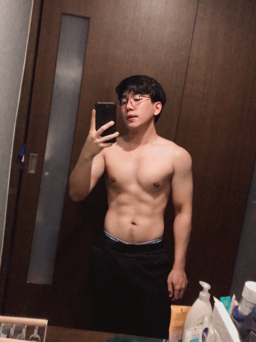tong_naiyaphat's tweet photo. โคฟเป็นไอ้เหี้ยแว่นหนึ่งวัน https://t.co/5ayJalVkGM