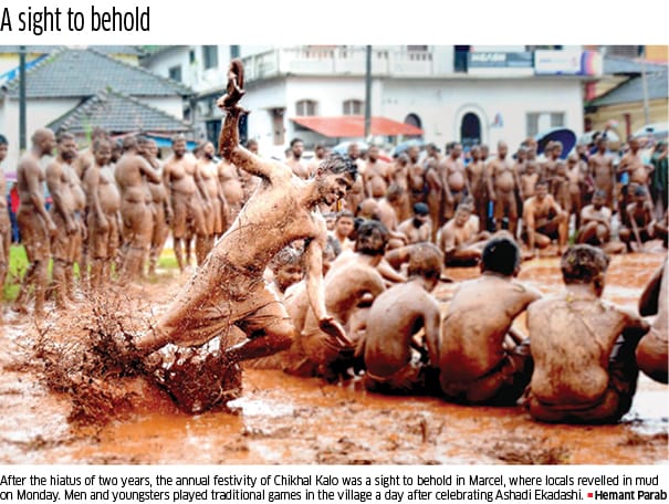 It's good to see the devotional fervour and excitement at the Devki Krishna temple Marcel #Goa while celebrating the Chikal Kalo festival. 
#Krishna