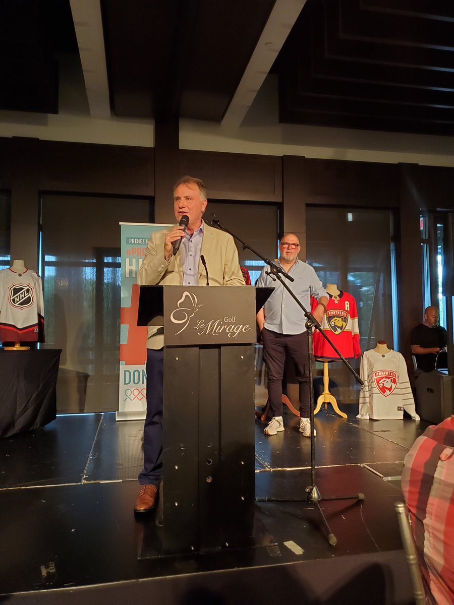 Un moment profondément humain🙏 Merci pour le mot de la soirée @JonnyHuby11, André Malacket D.G de la Fondation et Louis Gaudreau Président de la Fondation ! #TournoiHuberdeau