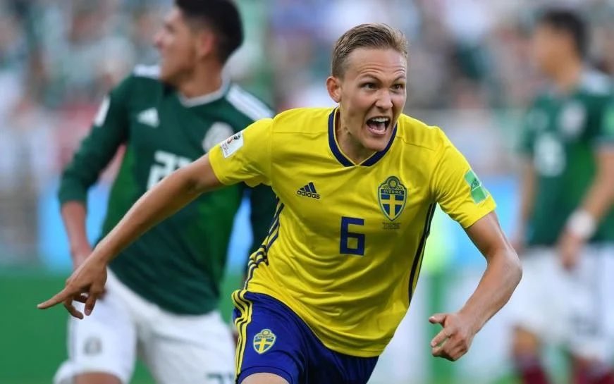 Rein0deldeporte's tweet photo. 🚨OFICIAL 🚨

Augustinsson llega al Aston Villa cedido con opción de compra que se podría ejecutar en junio de 2023 rondara a 4 millones. https://t.co/LXmRiNvXiU