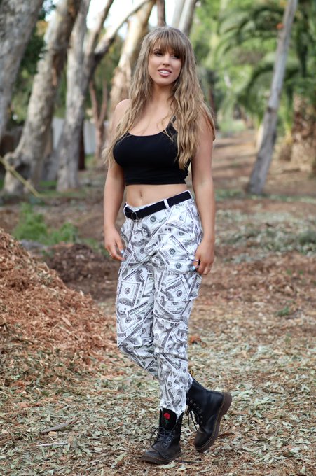 Instagram vs. Reality 😜 Would you be my friend? My onlyfriends link is in bio!💧 📸: @athenalovesu https://t<a href="/tag/jennymarie"class="tags"><span>#jennymarie</span></a><a href="/tag/mondaythoughts"class="tags"><span>#mondaythoughts</span></a>