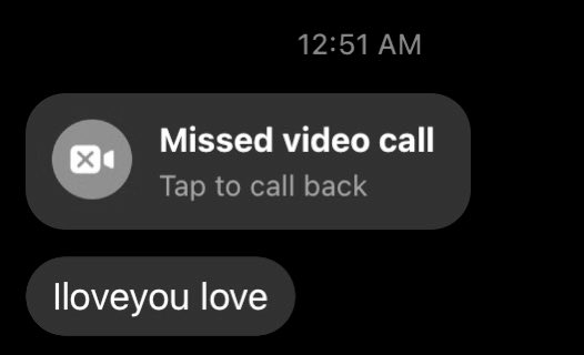 SIIXV3's tweet photo. Pov: ur very sweet BF drove 1 hour just to get signal then he goes back home for another 1 hour under the rain .. all this just to tell u that her loves you 🥹 https://t.co/KkjaTKxyOH