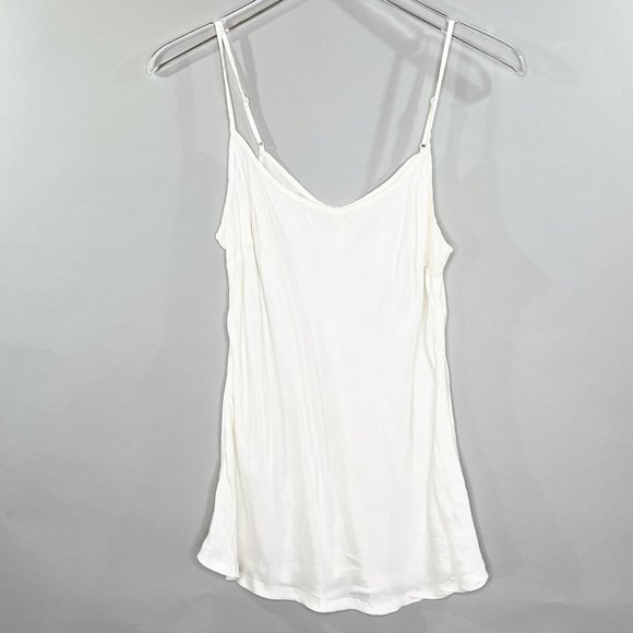 rubyprojectfdn's tweet image. So good I had to share! Check out all the items I'm loving on @Poshmarkapp from @Louhourandi #poshmark #fashion #style #shopmycloset #bcbgmaxazria #puregood #lululemonathletica: posh.mk/TJw60JdwArb