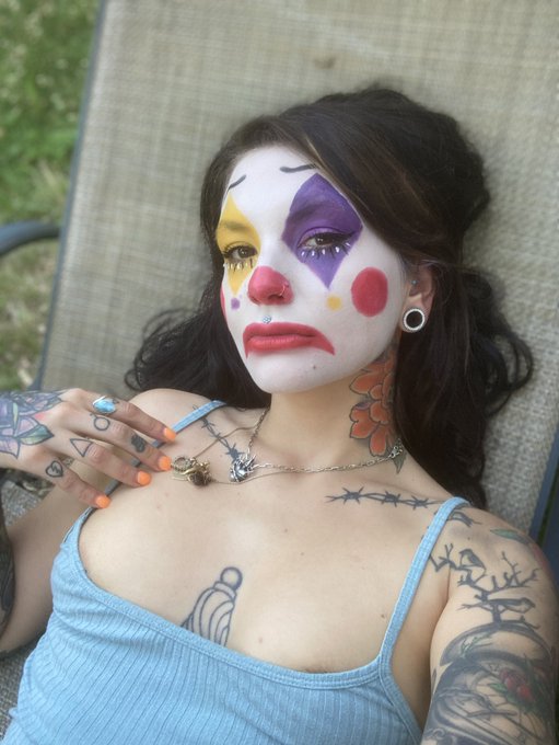 You call me a clown like it&rsquo;s an insult 🤡😃❤️ https://t.co/mBVp3bWD06