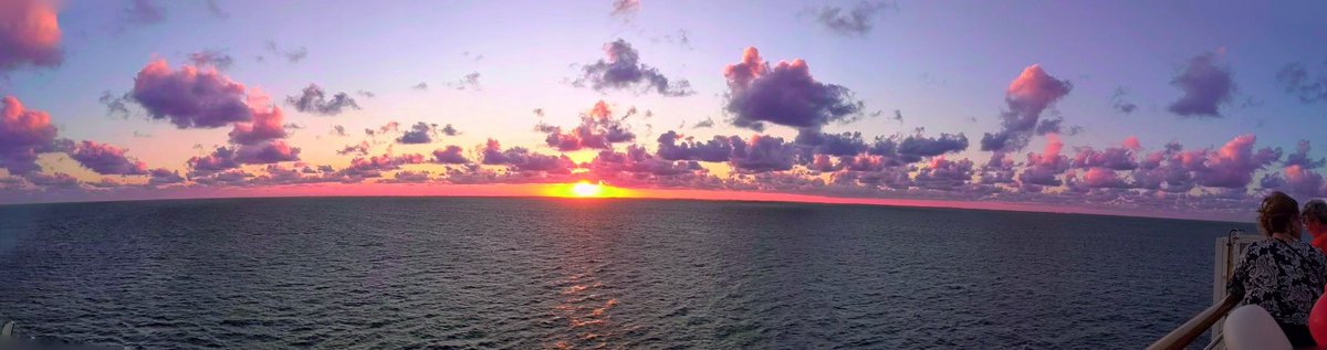gfreetraveler's tweet photo. #Top4Panos for this week’s #top4Theme so we can see all the angles.
#sunsetatsea @RoyalCaribbean
#wintersnow
#riverside
#lighthouseview @St_Simons
@Giselleinmotion @LiveaMemory @CharlesMcCool @PanoPhotos https://t.co/v21yqyDZcH