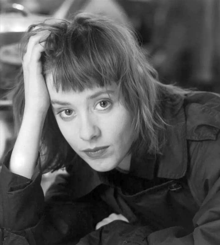 Happy Birthday to Suzanne Vega who turns 63 today! 